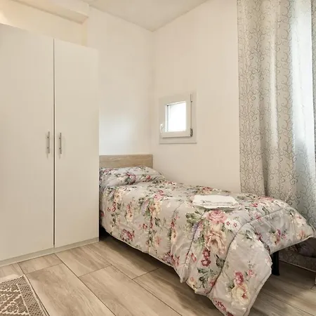 Venice Pink House Μαργκέρα